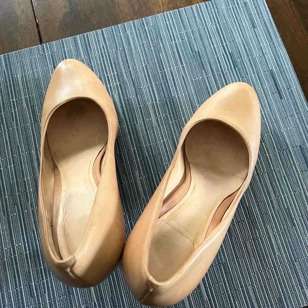 Cole Haan Chelsea Pumps Sandstone Size 6 - Picture 8 of 15